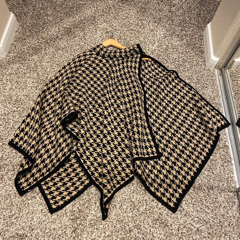 Anne Klein poncho